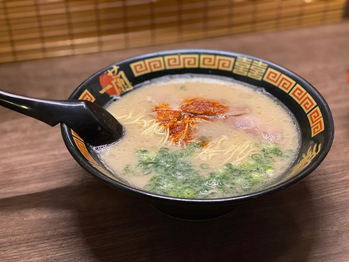 Ichiran Tonkotsu Ramen – Authentic Japanese 5-Pack (Straight or Premium Curly Noodles)